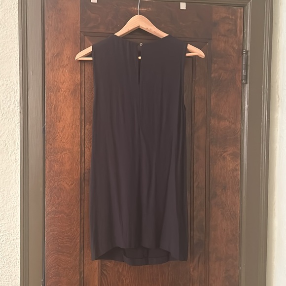 LBD with stunning detail by Twelfth Street by Cynthia Vincent. - Picture 4 of 8